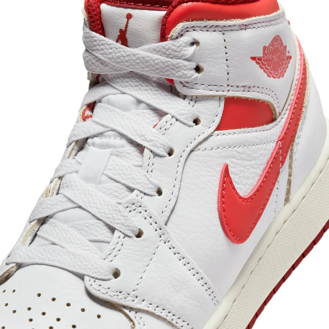 【2024年 2/14 発売】ナイキ エア ジョーダン 1 ミッド SE “ホワイト/デューンレッド” (NIKE AIR JORDAN 1 MID SE “White/Dune Red”) [FJ3458-160]