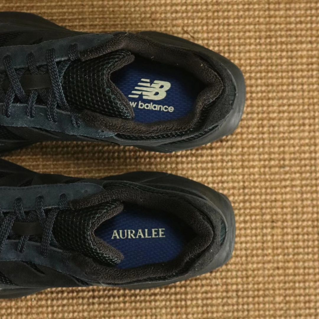 【2024年 4/18 発売】AURALEE × New Balance WARPED RUNNER (オーラリー ニューバランス ワープドランナー) [UWRPDAE/UWRPDAL]