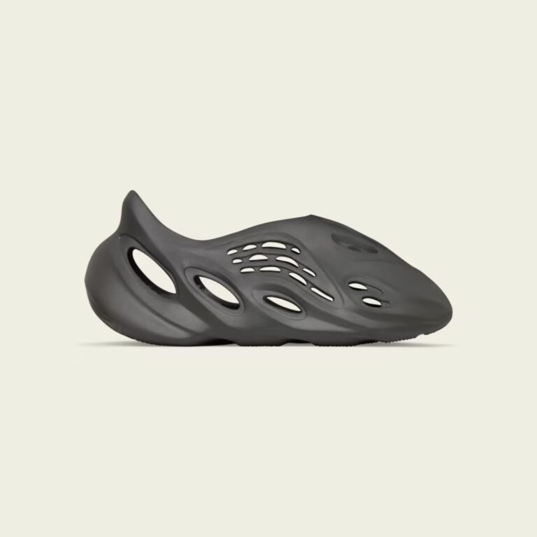 国内 8/2 発売予定】adidas YEEZY FOAM RUNNER “Carbon” (アディダス 