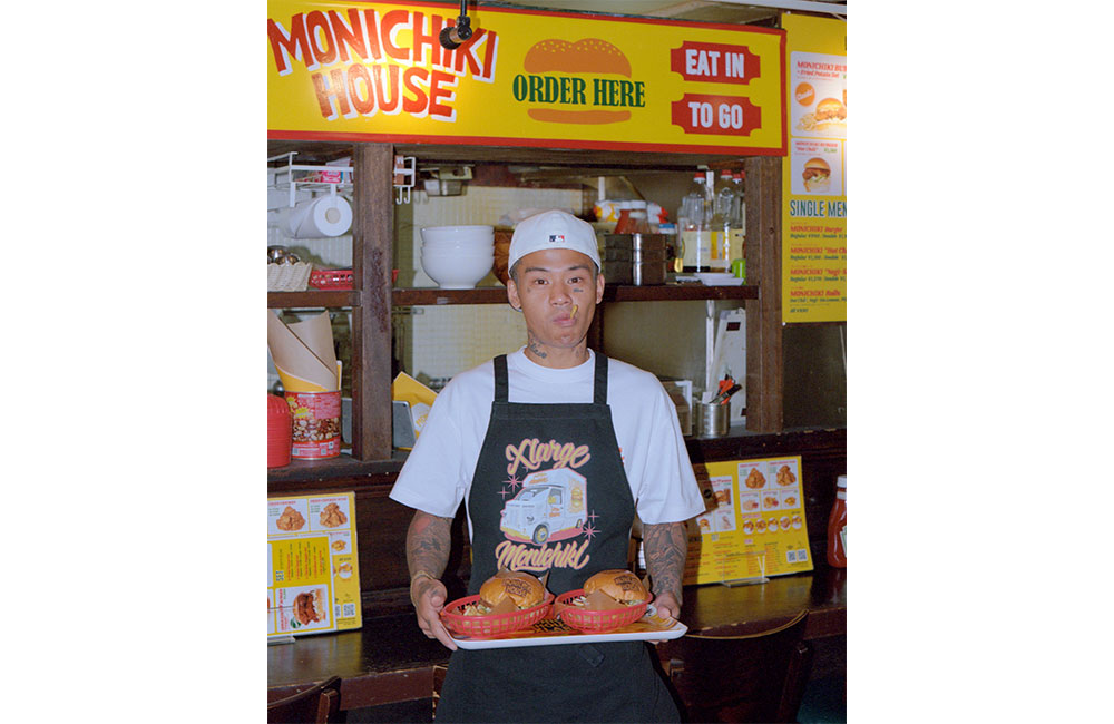 本格派チキンバーガー専門店「MONICHIKI HOUSE」× XLARGE 2023 コラボが7/29 発売 (エクストララージ モニチキハウス)
