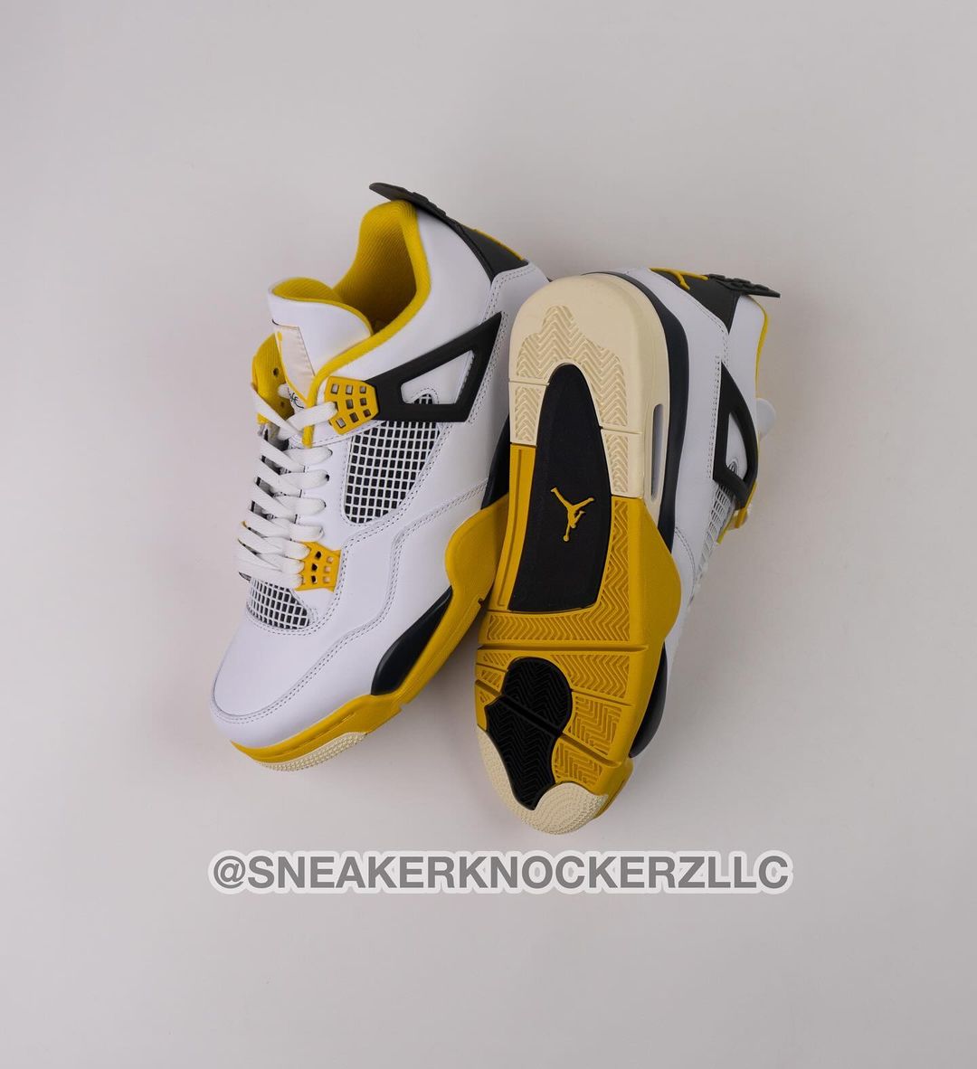 【2024年 4/6 発売】ナイキ ウィメンズ エア ジョーダン 4 レトロ “ビビッドサルファー” (NIKE WMNS AIR JORDAN 4 RETRO “Vivid Sulfur”) [AQ9129-101]