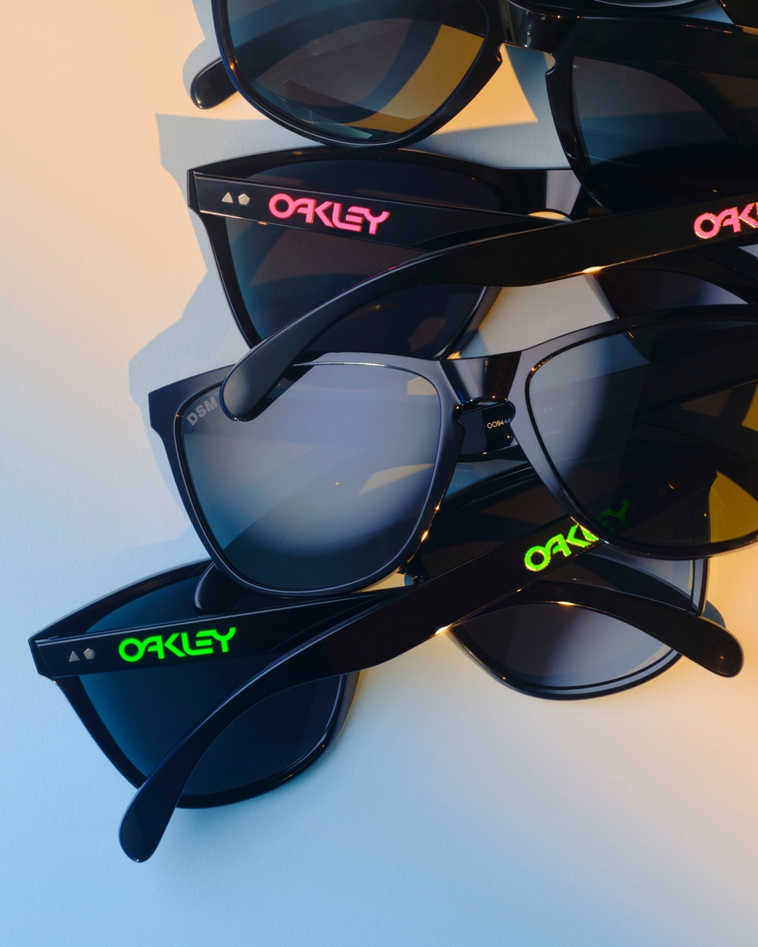 海外 7/6 発売！Oakley x DSM Frogskins (オークリー ドーバーストリートマーケット DOVER STREET MARKET)