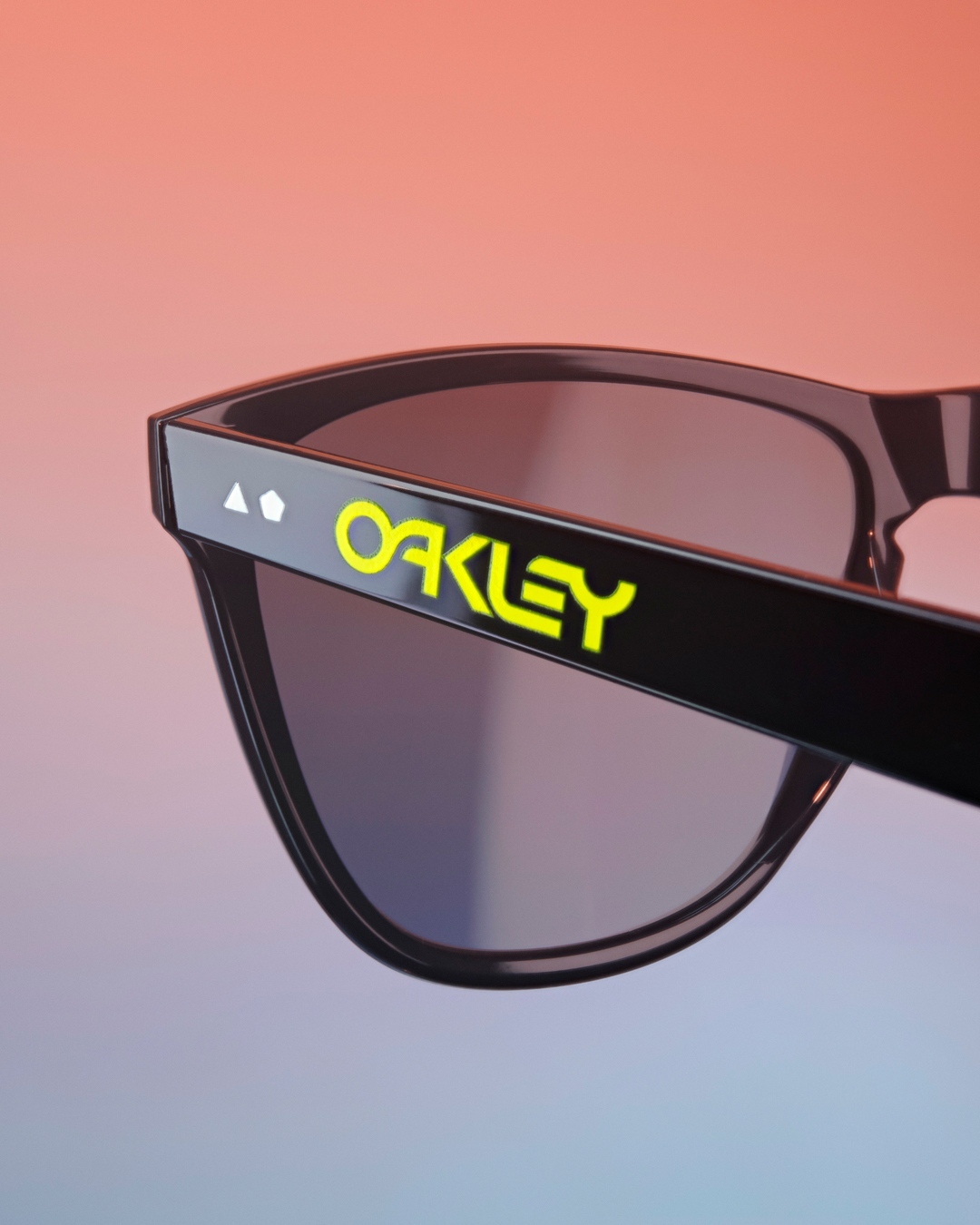 海外 7/6 発売！Oakley x DSM Frogskins (オークリー ドーバーストリートマーケット DOVER STREET MARKET)