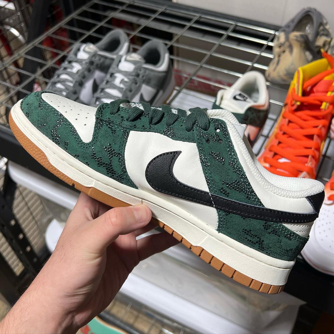 2023年 発売予定！ナイキ ダンク ロー “ホワイト/グリーンスネーク/ガム” (NIKE DUNK LOW “White/Green Snake/Gum”) [FQ8893-397]