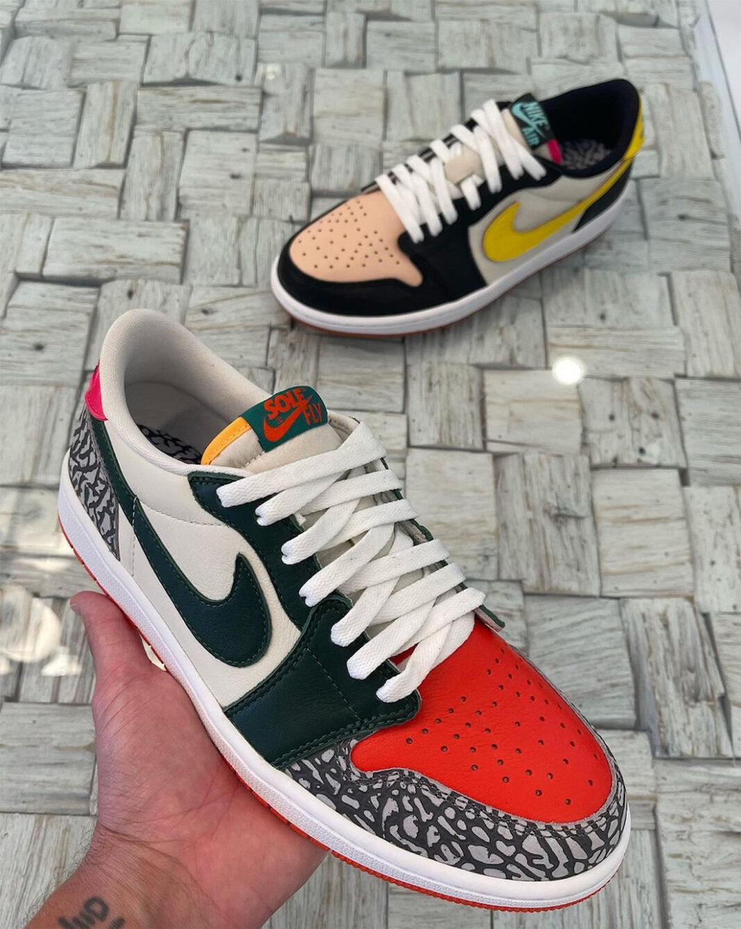 ソールフライ × ナイキ エア ジョーダン 1 ロー OG “ワットザ” (SoleFly NIKE AIR JORDAN 1 LOW OG “What The”)