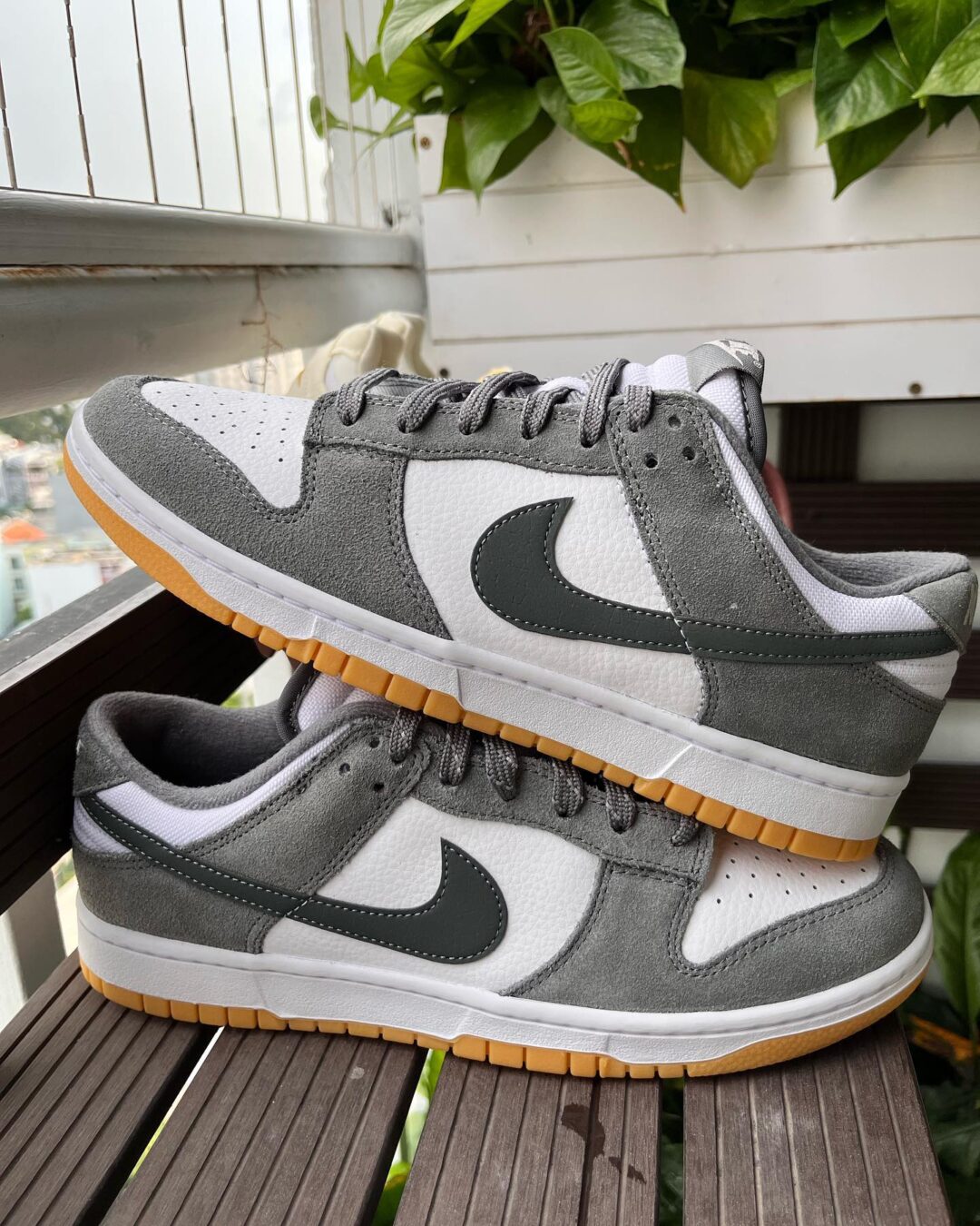 海外 10/3 発売予定！ナイキ ダンク ロー “ホワイト/ライトアイアンオール/ガム” (NIKE DUNK LOW “White/Light Iron Ore/Gum Light Brown”) [FV0389-100]