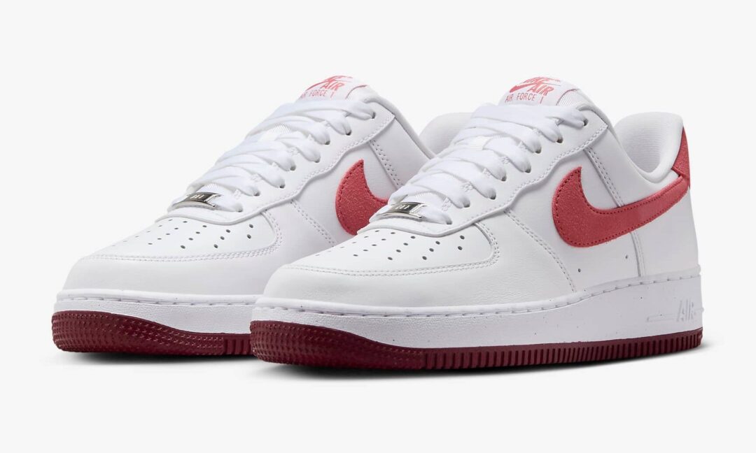 【国内 1/25 発売】ナイキ エア フォース 1 ロー “ホワイト/アドビ/ドラゴンレッド” (NIKE AIR FORCE 1 LOW “White/Adobe/Dragon Red”) [FQ7626-100]