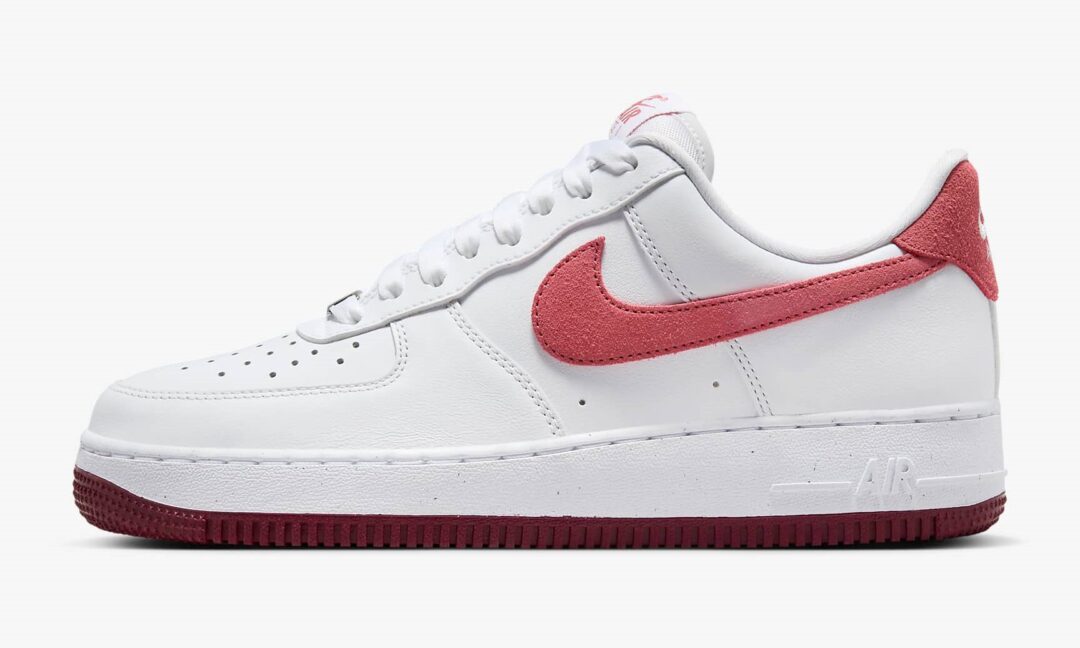 【国内 1/25 発売】ナイキ エア フォース 1 ロー “ホワイト/アドビ/ドラゴンレッド” (NIKE AIR FORCE 1 LOW “White/Adobe/Dragon Red”) [FQ7626-100]