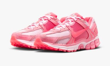 海外 8/22 発売予定！ナイキ ウィメンズ ズーム ボメロ 5 “コーラルチョーク/ホットパンチ” (NIKE WMNS ZOOM VOMERO 5 “Coral Chalk/Hot Punch”) [FQ0257-666]