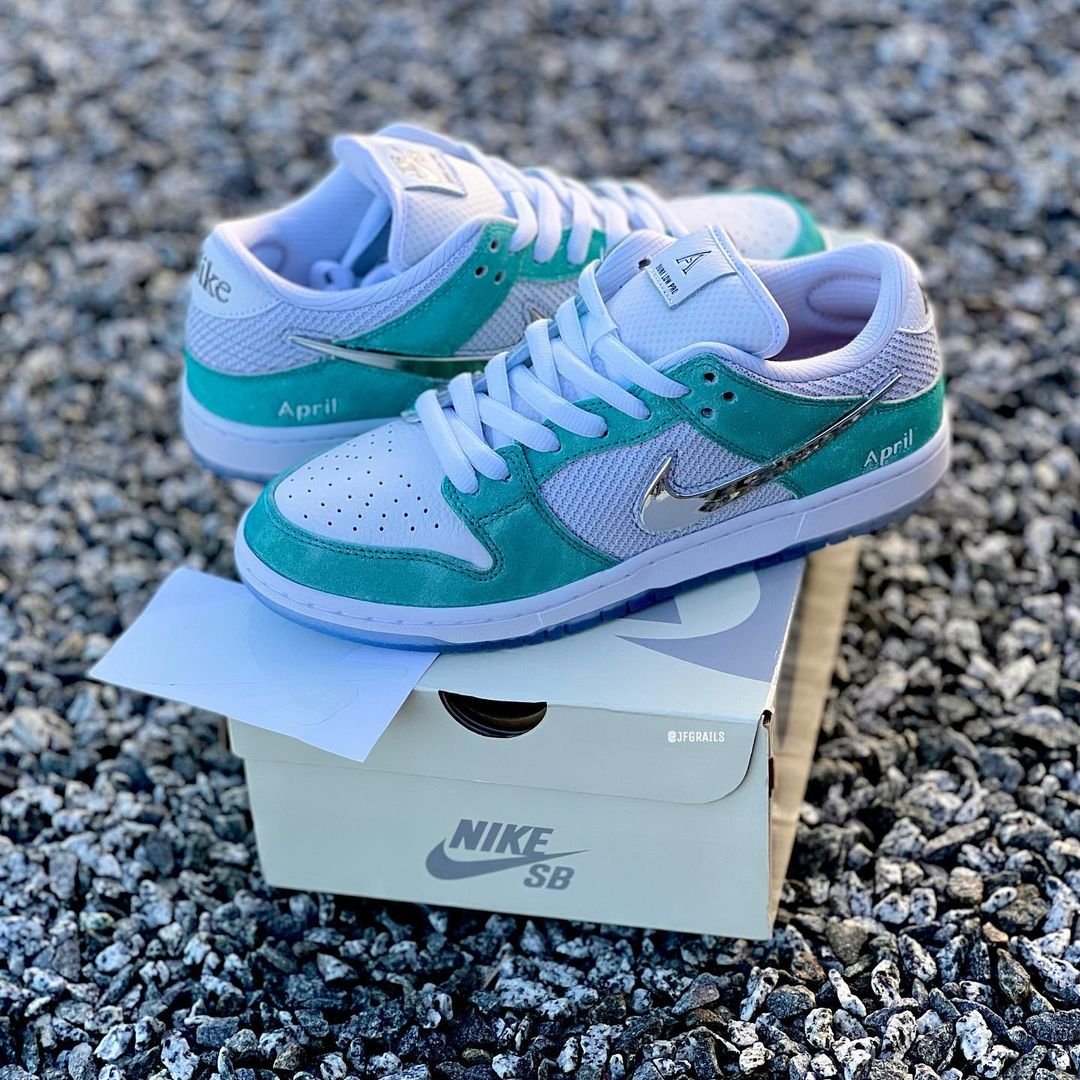 【国内 11/25、11/27 発売】April Skateboards x NIKE SB DUNK LOW “Turbo Green/Metallic Silver” (エイプリル スケートボード ナイキ SB ダンク ロー “ターボグリーン/メタリックシルバー”) [FQ8202-300/FQ8203-300/FD2562-400]