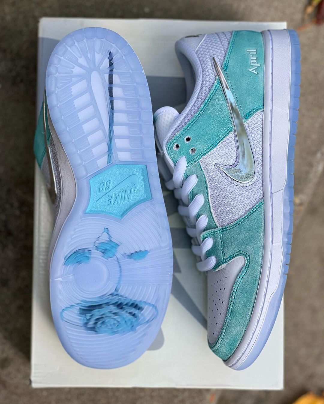 【国内 11/25、11/27 発売】April Skateboards x NIKE SB DUNK LOW “Turbo Green/Metallic Silver” (エイプリル スケートボード ナイキ SB ダンク ロー “ターボグリーン/メタリックシルバー”) [FQ8202-300/FQ8203-300/FD2562-400]