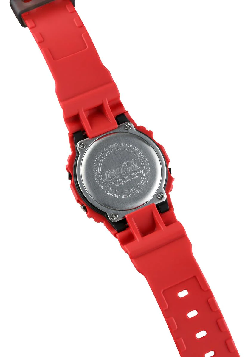 海外発売！Coca-Cola x G-SHOCK DW6900CC23-3/DW5600CC23-4 (コカコーラ Gショック ジーショック)