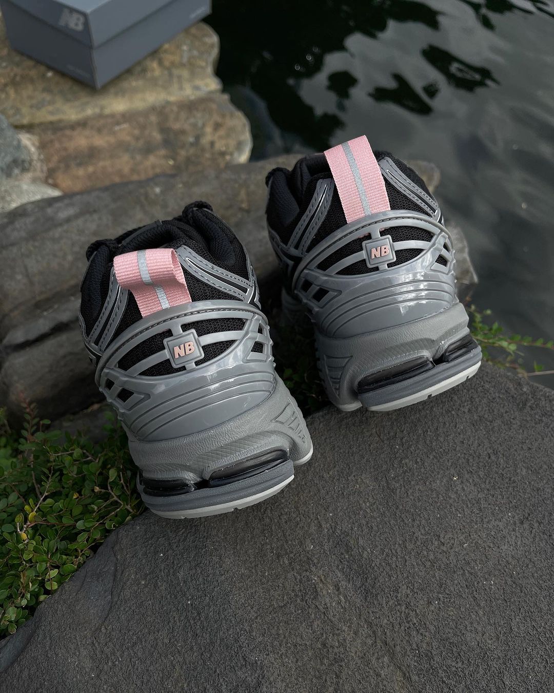 2023年 発売予定！New Balance M1906 RHC “Black/Grey/Pink” (ニューバランス)