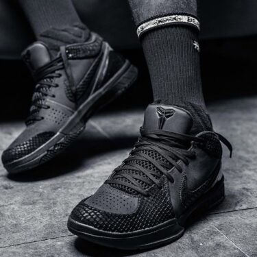 【国内 12/27 発売】ナイキ ナイキ コービー 4 プロトロ “ブラック/ユニバーシティゴールド” (NIKE KOBE 4 PROTRO “Black/University Gold”) [FQ3544-001]