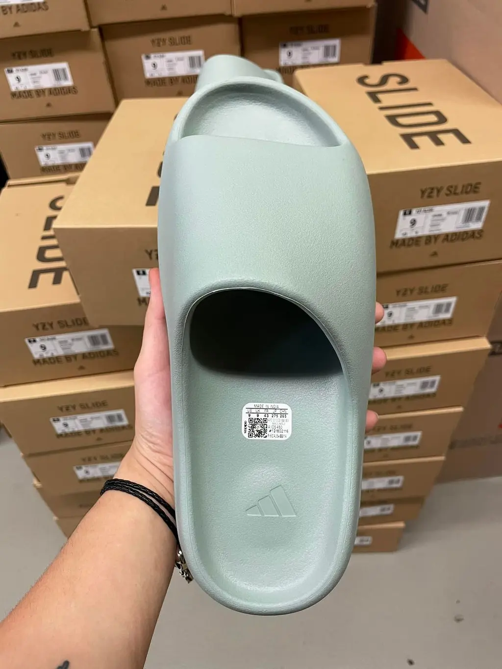 【2024年 3/15 発売】adidas Originals YEEZY SLIDE “Salt” (アディダス オリジナルス イージー スライド) [ID5480]