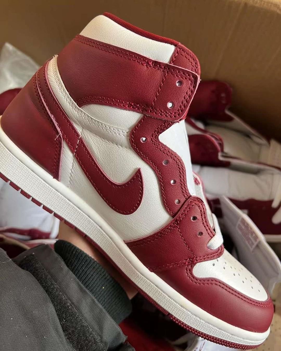 【2024年 4/27 発売予定】ナイキ エア ジョーダン 1 ハイ OG “ホワイト/アーティザナルレッド” (NIKE AIR JORDAN 1 HIGH OG “White/Artisanal Red”) [DZ5485-160]