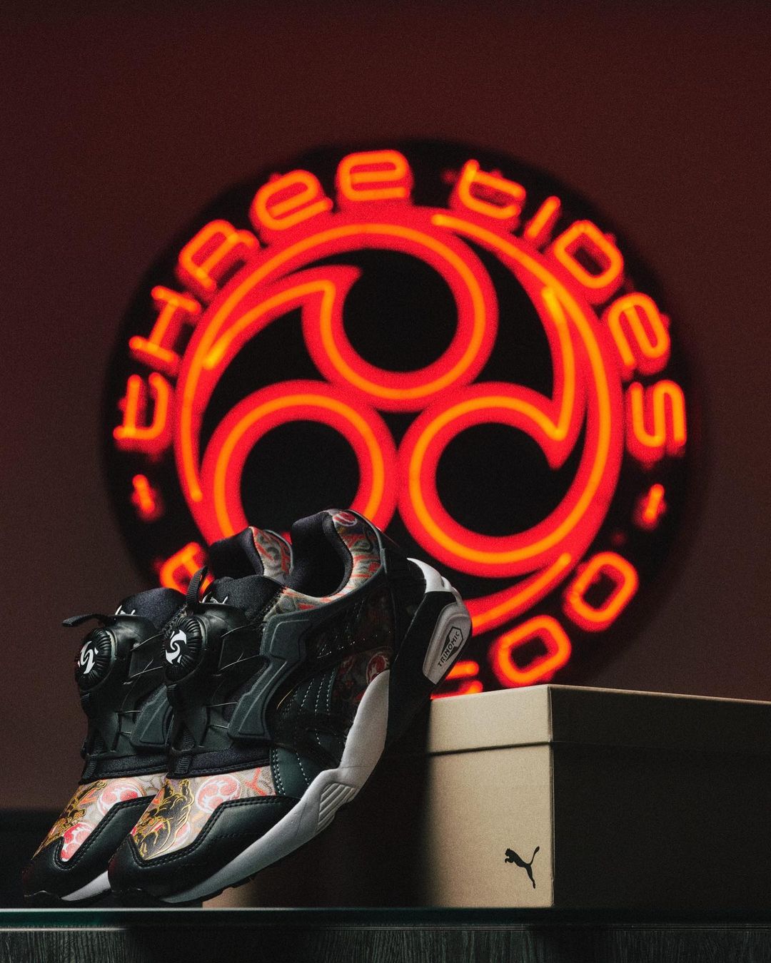 【国内 9/9 発売予定】atmos × PUMA × THREE TIDES TATTOO(TTT) DISC BLAZE（アトモス スリータイズタトゥー プーマ ディスクブレイズ) [393828-01]