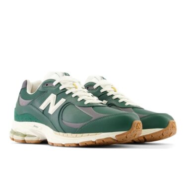 海外発売！New Balance M2002 RVI “Green Leather” (ニューバランス)