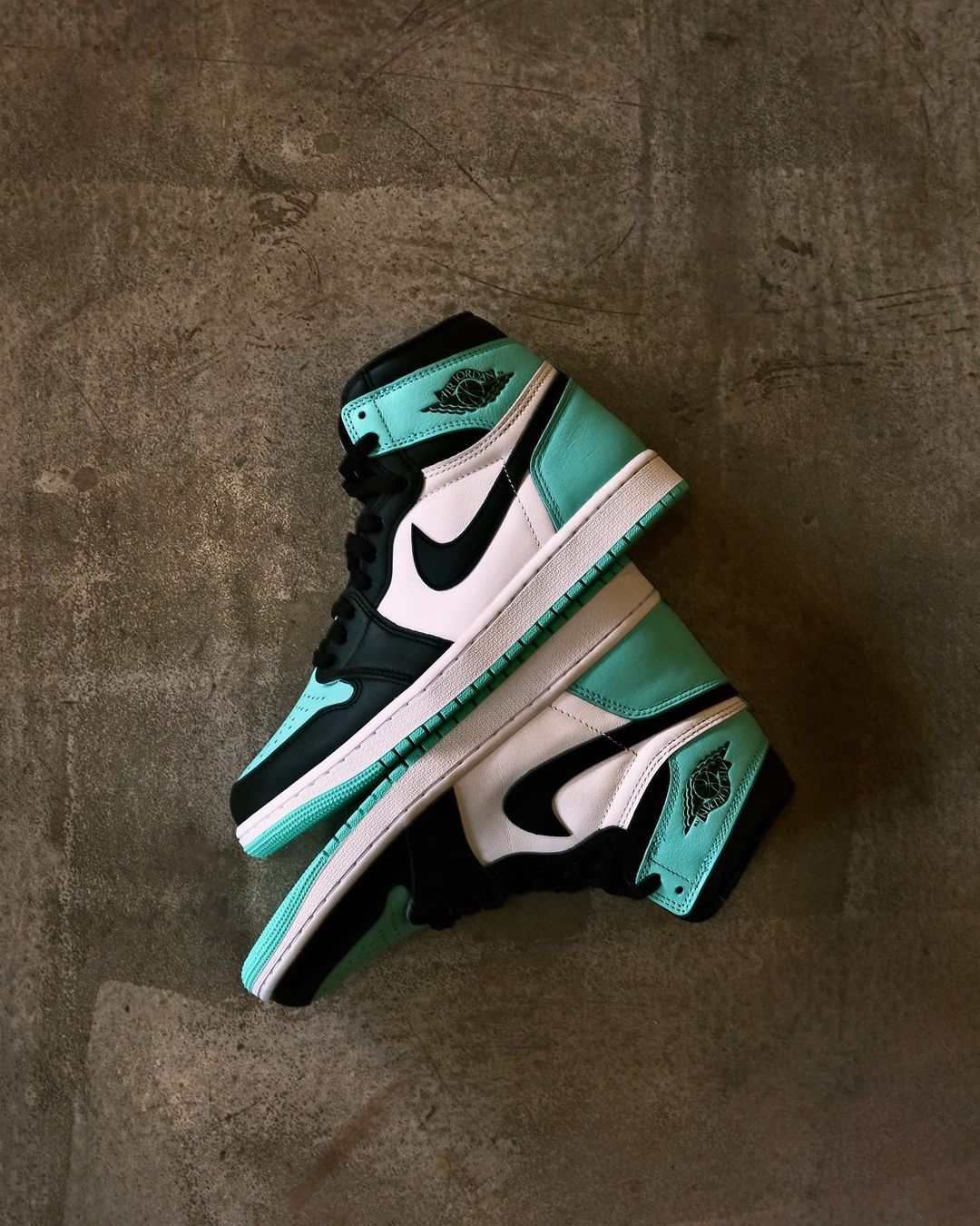 【2024年 4/27 発売】ナイキ エア ジョーダン 1 レトロ ハイ OG “グリーングロー” (NIKE AIR JORDAN 1 RETRO HIGH OG “Green Glow”) [DZ5485-130]