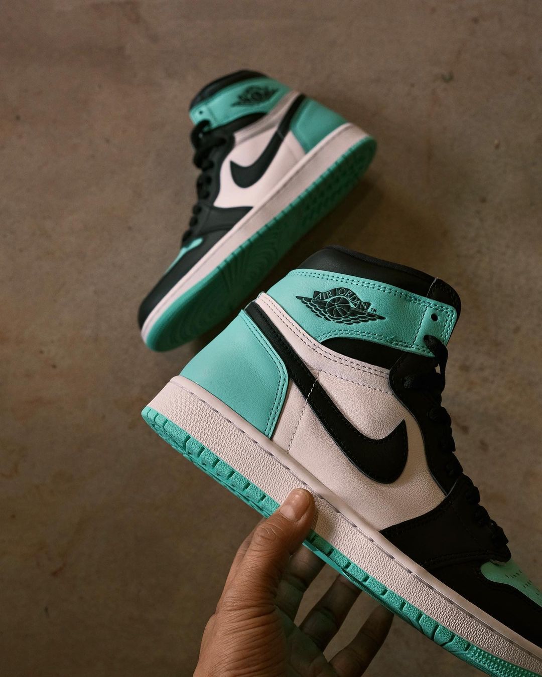 【2024年 4/27 発売】ナイキ エア ジョーダン 1 レトロ ハイ OG “グリーングロー” (NIKE AIR JORDAN 1 RETRO HIGH OG “Green Glow”) [DZ5485-130]