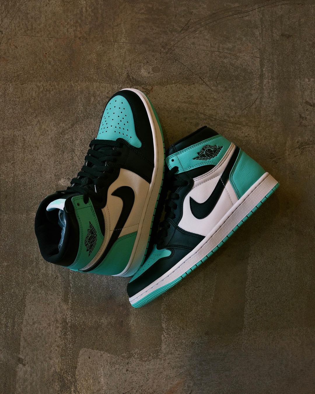 【2024年 4/27 発売】ナイキ エア ジョーダン 1 レトロ ハイ OG “グリーングロー” (NIKE AIR JORDAN 1 RETRO HIGH OG “Green Glow”) [DZ5485-130]