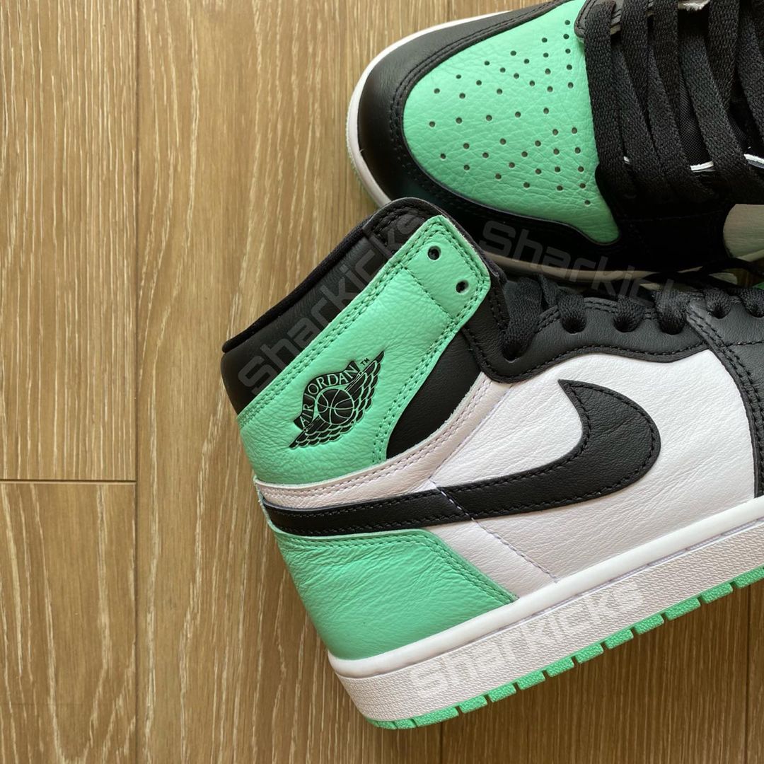 【2024年 4/27 発売】ナイキ エア ジョーダン 1 レトロ ハイ OG “グリーングロー” (NIKE AIR JORDAN 1 RETRO HIGH OG “Green Glow”) [DZ5485-130]