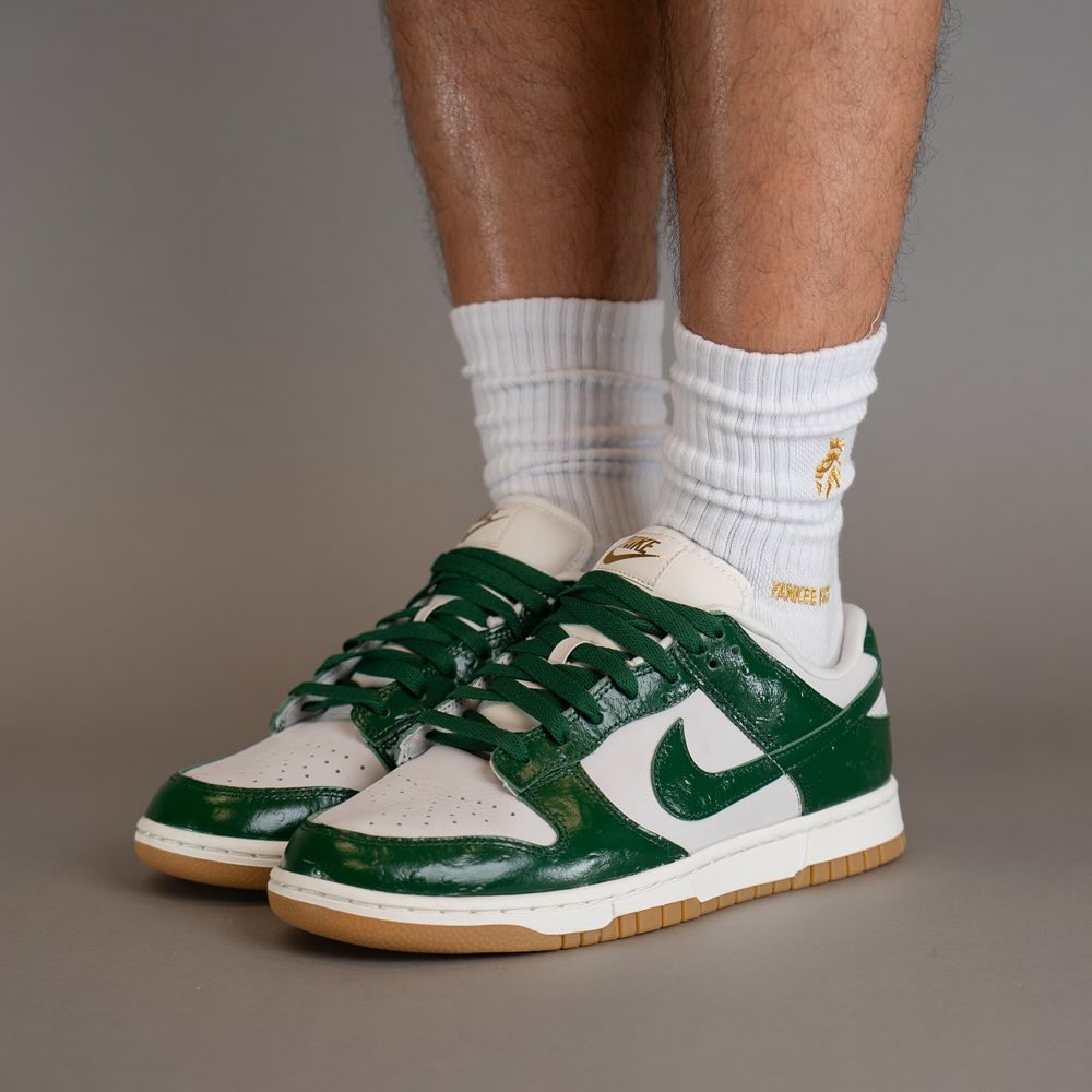 【国内 12/21 順次発売】ナイキ ウィメンズ ダンク ロー “グリーンオーストリッチ” (NIKE WMNS DUNK LOW “Green Ostrich”) [FJ2260-002]