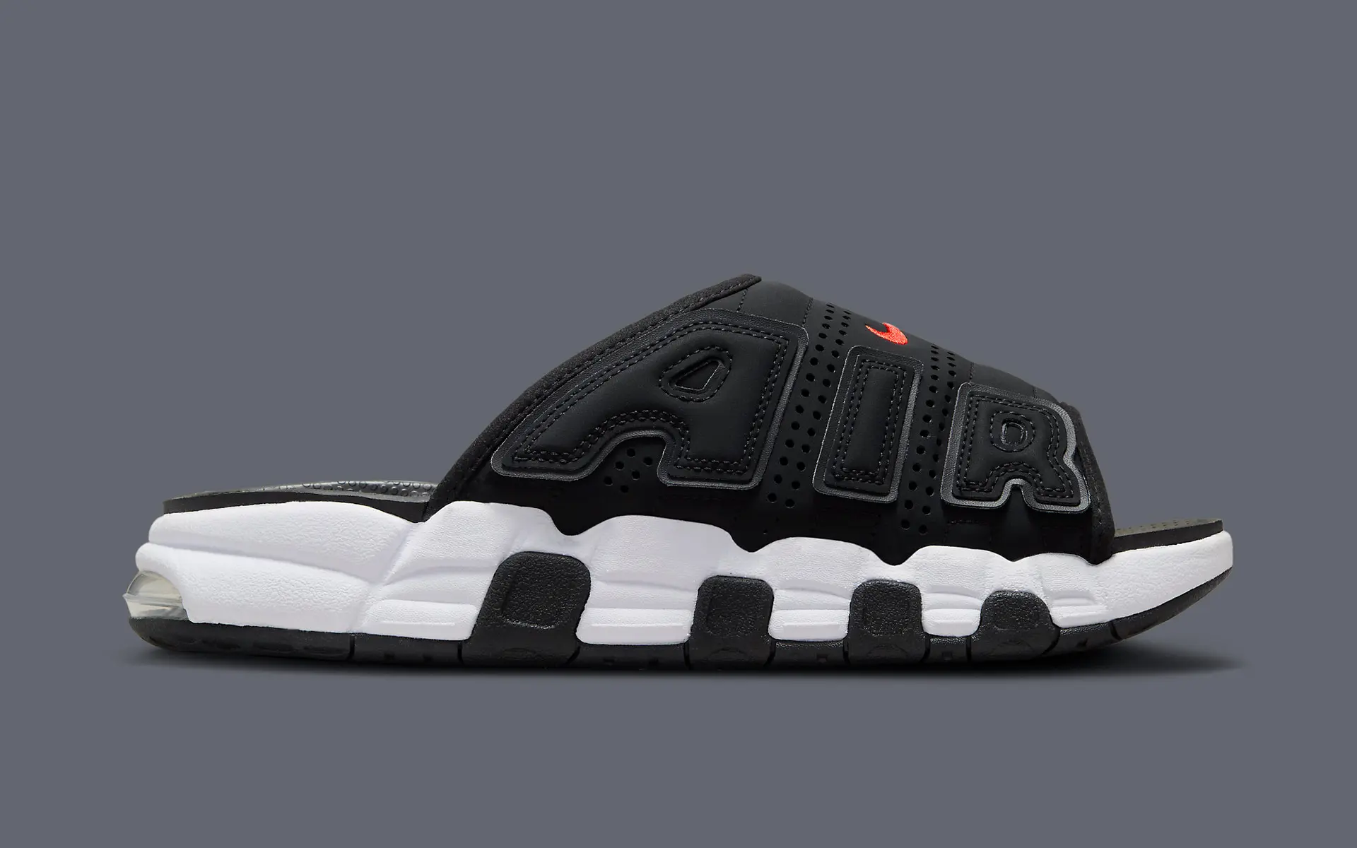 【2024年 2/5 発売】ナイキ エア モア アップテンポ スライド “ブラック/インフラレッド” (NIKE AIR MORE UPTEMPO SLIDE “Black/Infrared”) [FJ2708-001]