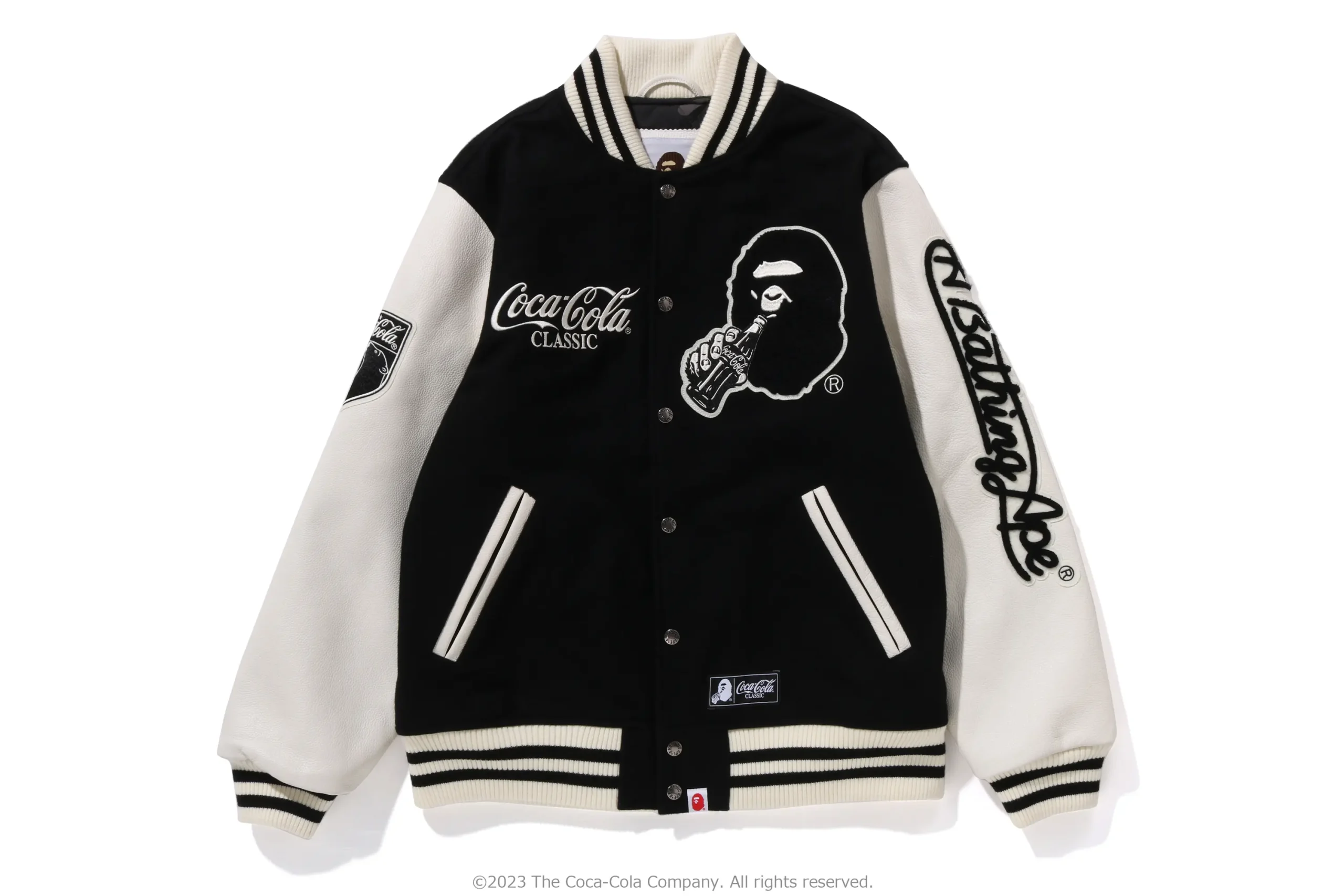 A BATHING APE × Coca-Cola コラボが10/7 発売 (ア ベイシング エイプ コカコーラ)