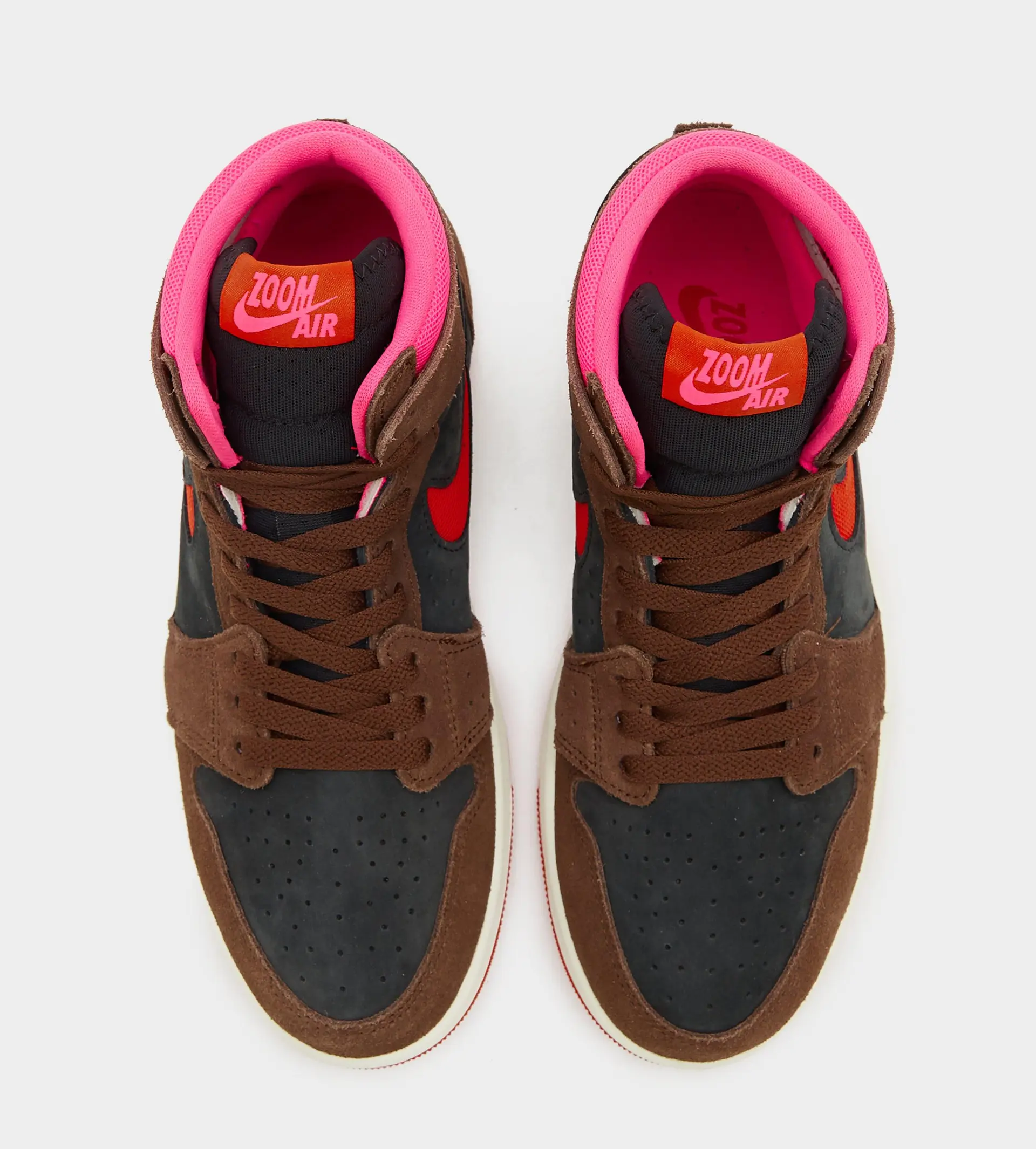【国内 10/31 発売】ナイキ ウィメンズ エア ジョーダン 1 ハイ ズーム 2 “カカオワオ/ピカンテレッド” (NIKE WMNS AIR JORDAN 1 HIGH ZOOM CMFT 2 “Cacao Wow/Picante Red”) [DV1305-206]