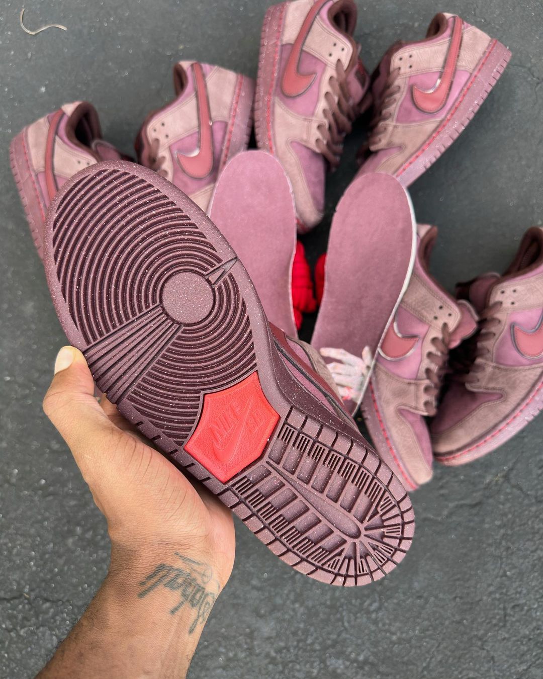 【2024年 2/12 発売】NIKE SB DUNK LOW “Valentine 2024/Love Found” (ナイキ SB ダンク ロー “バレンタイン 2024”) [FZ5654-100/FN0619-600]