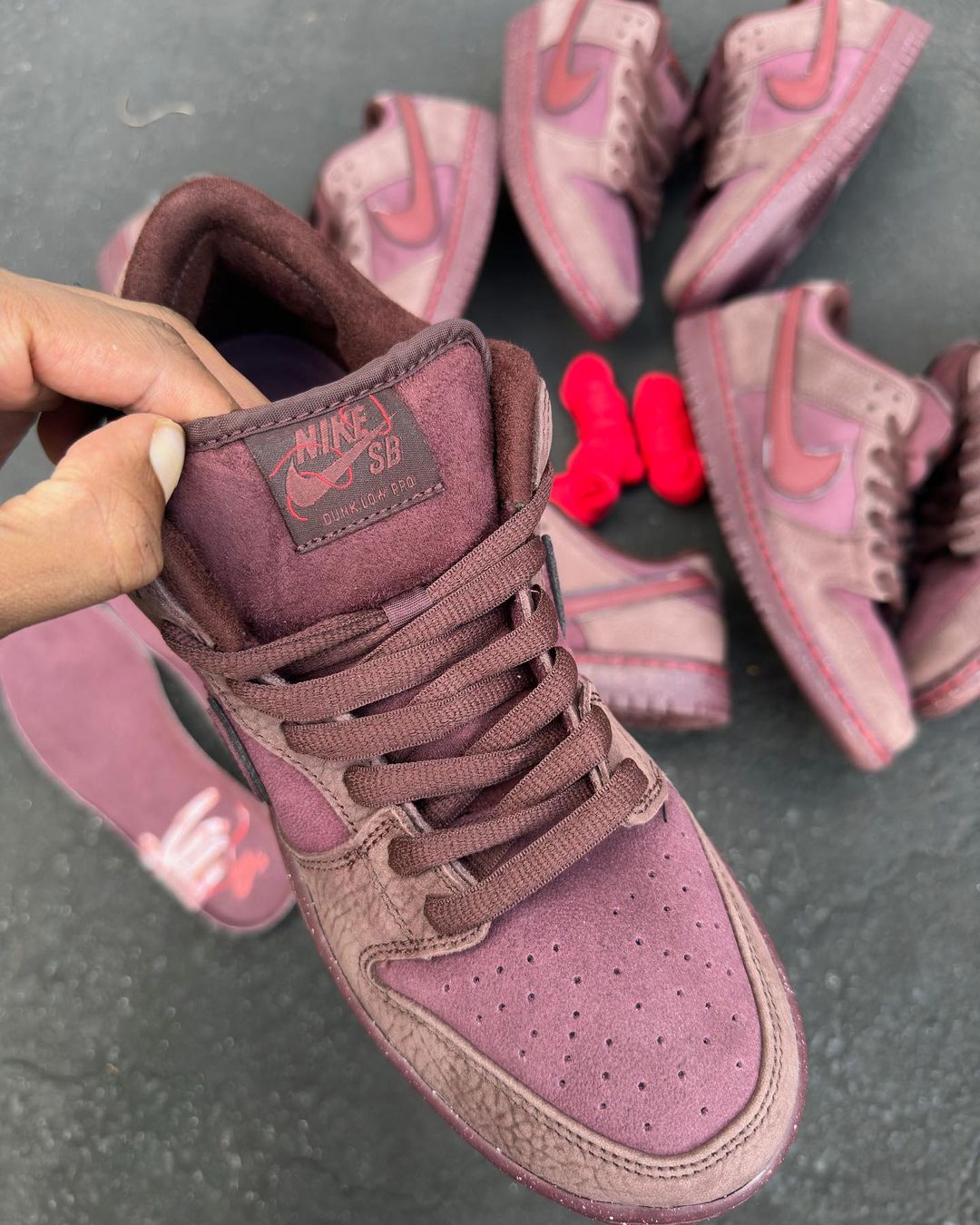 【2024年 2/12 発売】NIKE SB DUNK LOW “Valentine 2024/Love Found” (ナイキ SB ダンク ロー “バレンタイン 2024”) [FZ5654-100/FN0619-600]