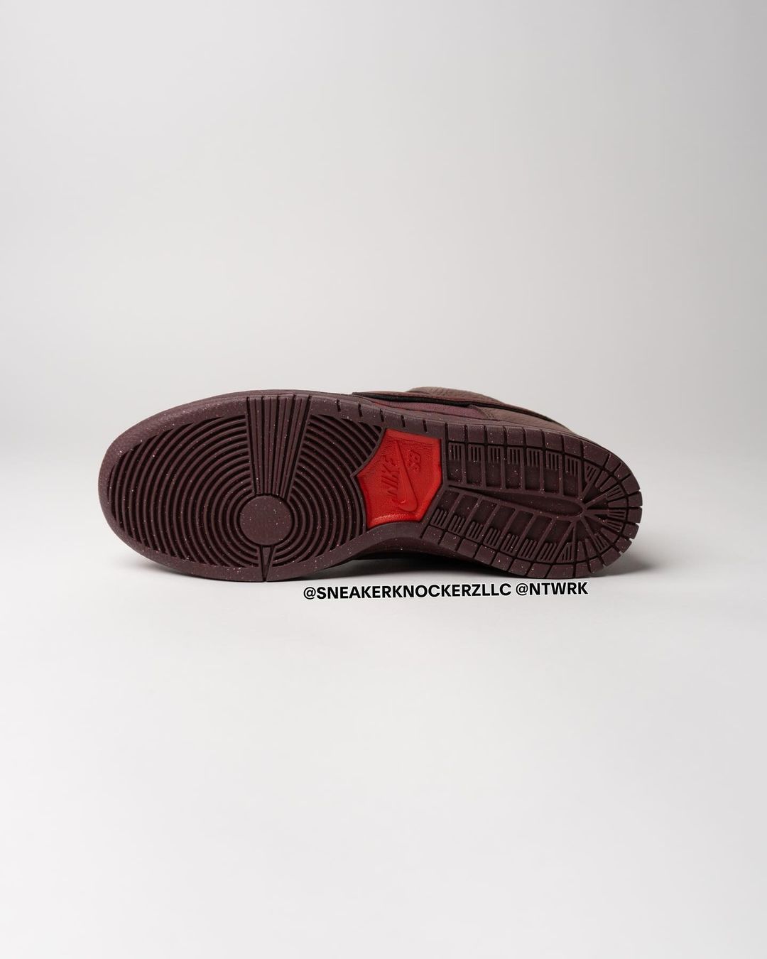 【2024年 2/12 発売】NIKE SB DUNK LOW “Valentine 2024/Love Found” (ナイキ SB ダンク ロー “バレンタイン 2024”) [FZ5654-100/FN0619-600]