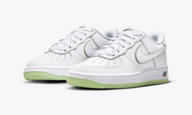 【国内 10/15 発売】ナイキ GS フォース 1 ロー ”ホワイト/ブラック/ハニーデュー” (NIKE GS AIR FORCE 1 LOW “White/Black/Honeydew”) [CT3839-108]