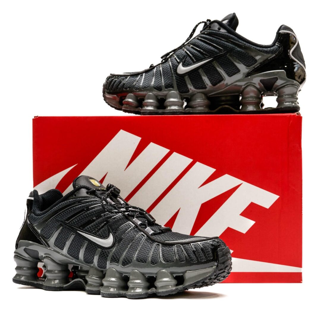 【国内 11/8 発売】ナイキ ウィメンズ ショックス TL “ブラック/メタリックシルバー/アイアングレー” (NIKE WMNS SHOX TL “Black/Metallic Silver/Iron Grey”) [FV0939-001]