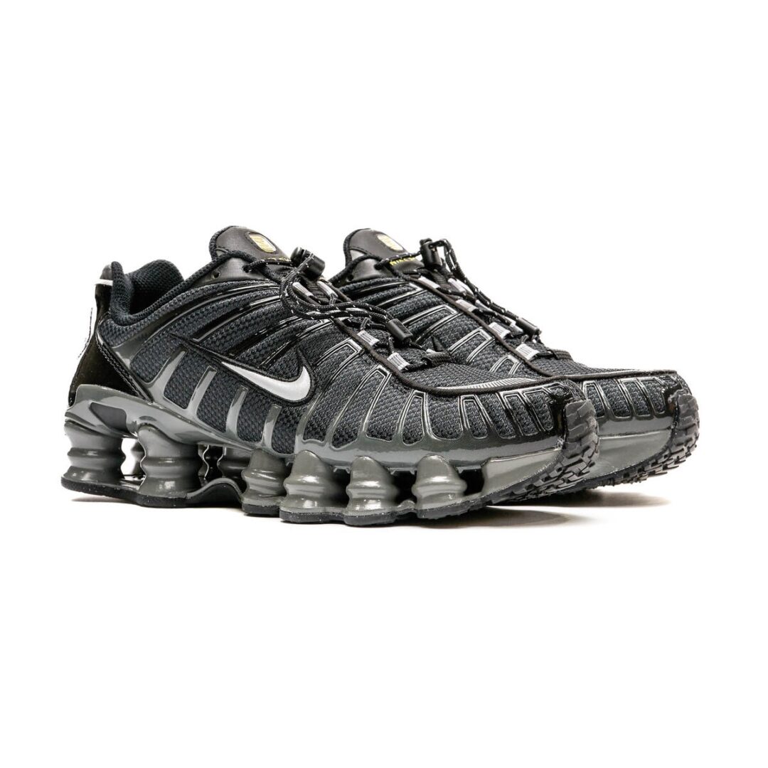 【国内 11/8 発売】ナイキ ウィメンズ ショックス TL “ブラック/メタリックシルバー/アイアングレー” (NIKE WMNS SHOX TL “Black/Metallic Silver/Iron Grey”) [FV0939-001]