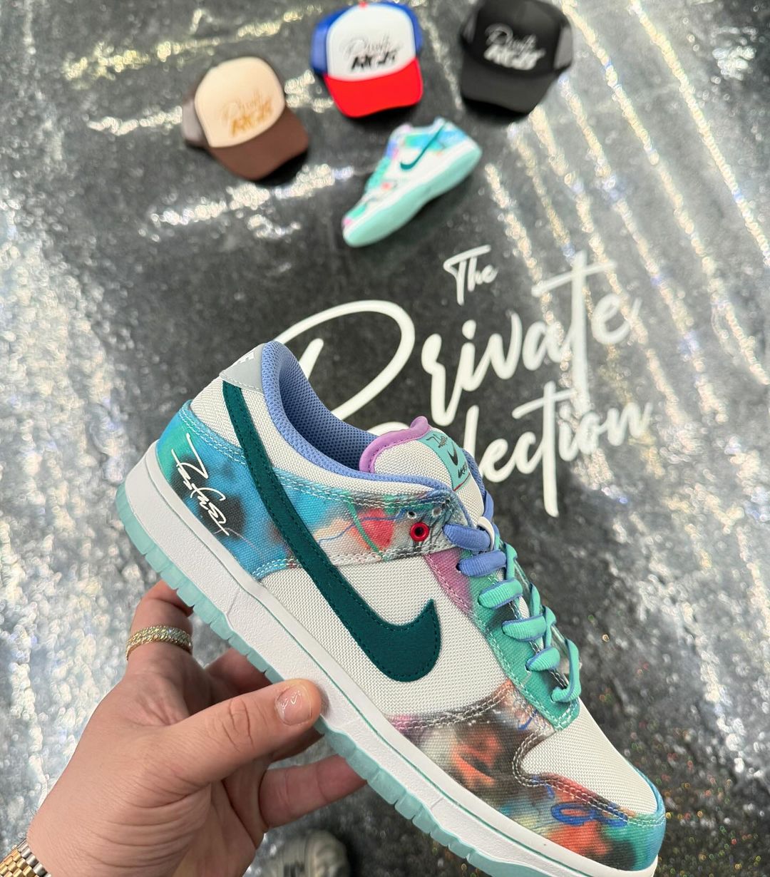 【2024年 5月 発売予定】NIKE SB DUNK LOW × FUTURA (ナイキ SB ダンク ロー フューチュラ) [HF6061-400]