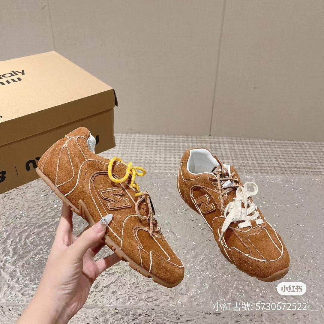 【2024年 2/22 先行、2/27 一般発売】MIU MIU × New Balance 530 SL (ミュウミュウ ニューバランス)