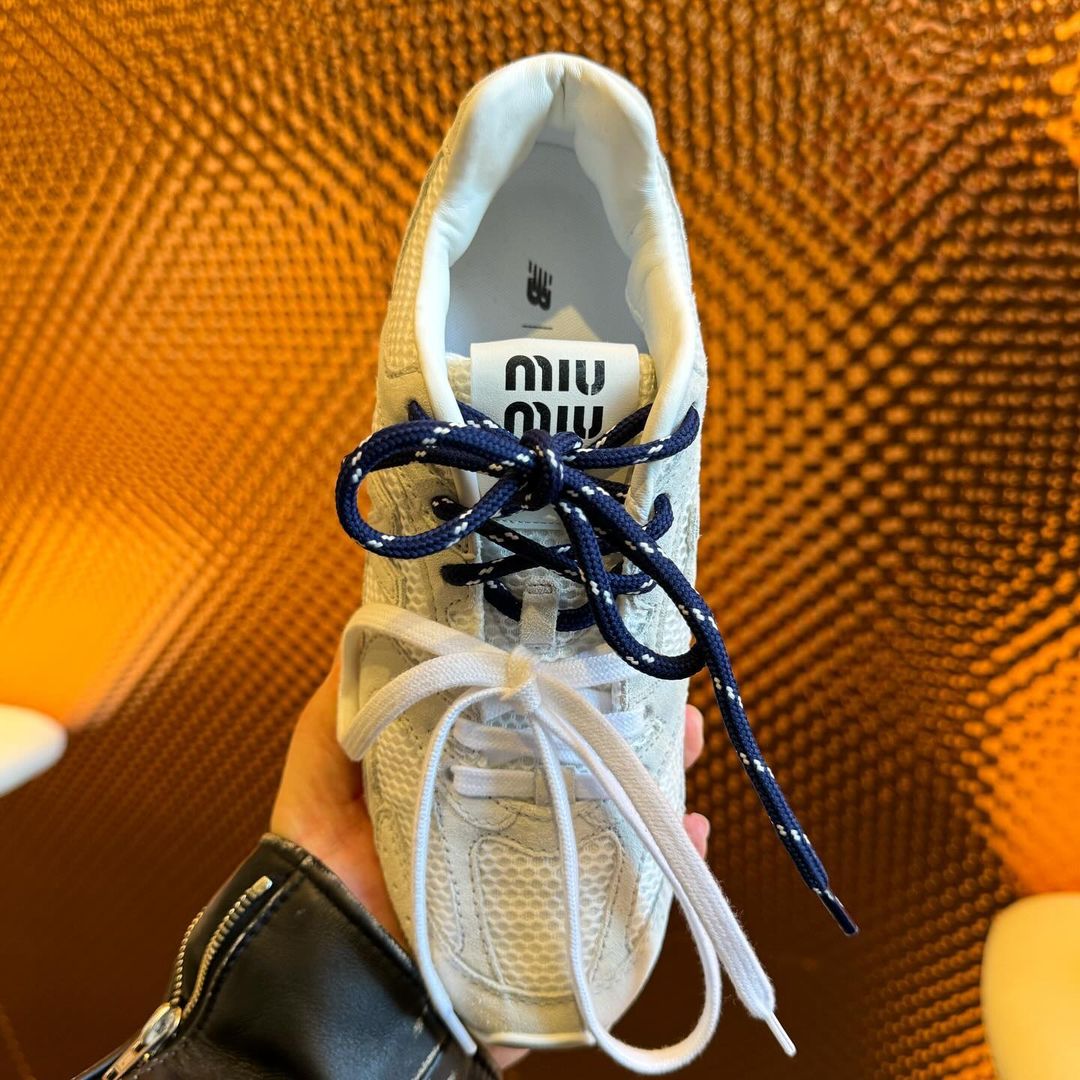 【2024年 2/22 先行、2/27 一般発売】MIU MIU × New Balance 530 SL (ミュウミュウ ニューバランス)