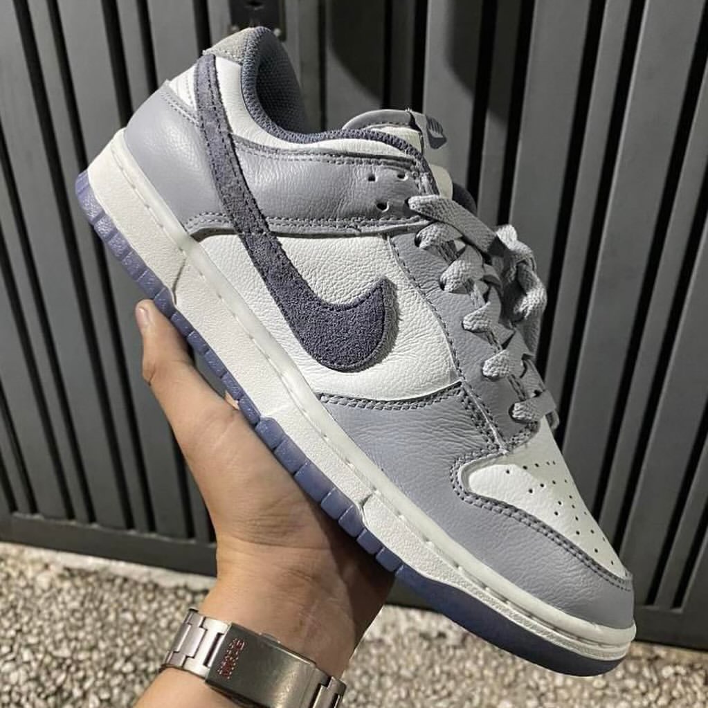 Nike DunkLow Grey and White ナイキ　ダンク グレー