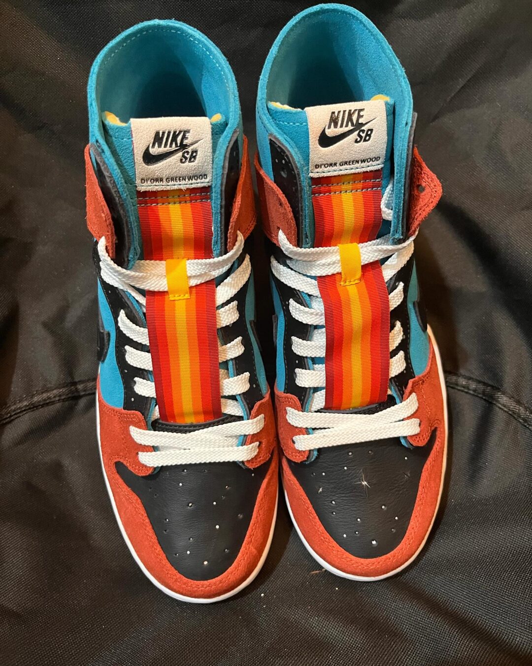 【2024年 6/1 発売】DiOrr Greenwood x NIKE SB DUNK HIGH (ディオール グリーンウッド ナイキ SB ダンク ハイ) [FQ1775-400]
