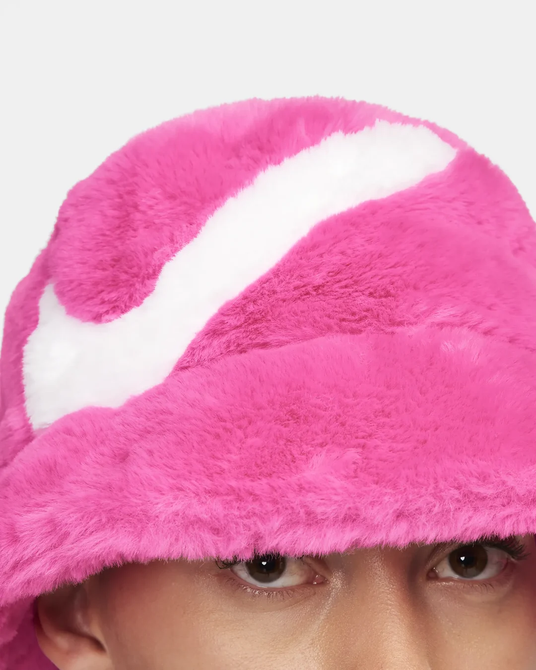 海外発売！ナイキ フェイクファー スウッシュ バケットハット (NIKE Faux Fur Swoosh Bucket) [FV6417-010/FV6417-617/FV6417-838]