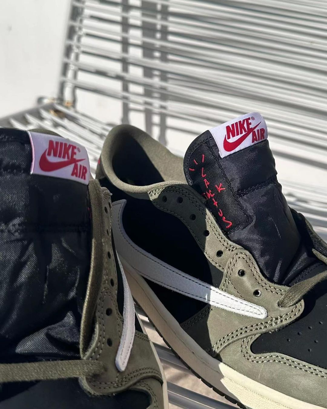 2024年 9/12 発売予定！トラビス・スコット × ナイキ エア ジョーダン 1 ロー OG “ブラック/オリーブ” (TRAVIS SCOTT NIKE AIR JORDAN 1 LOW OG “Black/Olive”) [DM7866-002]