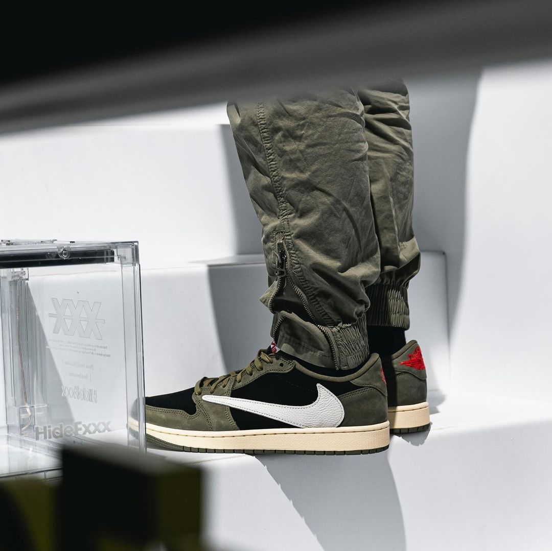 2024年 9/12 発売予定！トラビス・スコット × ナイキ エア ジョーダン 1 ロー OG “ブラック/オリーブ” (TRAVIS SCOTT NIKE AIR JORDAN 1 LOW OG “Black/Olive”) [DM7866-002]