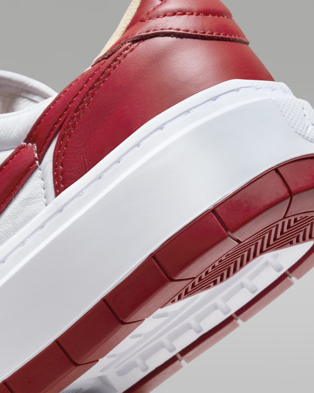 【国内 12/6 発売】ナイキ ウィメンズ エア ジョーダン 1 エレベーテッド “ホワイト/ファイヤーレッド” (NIKE WMNS AIR JORDAN 1 LV8D Elevated “White/Fire Red”) [DH7004-116]