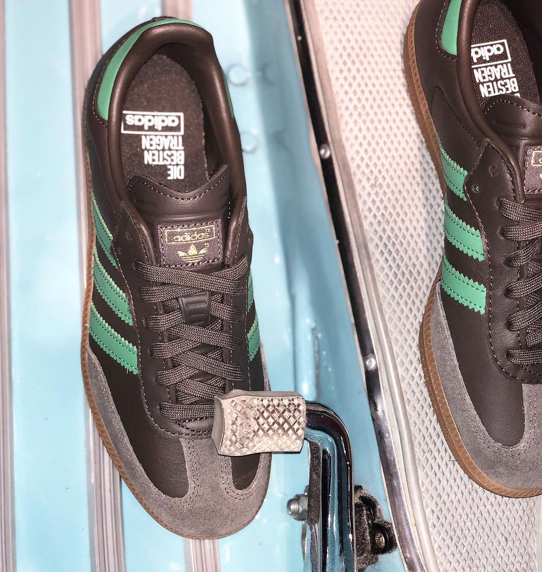 【国内 1/14 発売】アディダス オリジナルス サンバ OG “シャドーオリーブ/プリラブドグリーン” (adidas Originals SAMBA OG “Shadow Olive/Preloved Green”) [IG6175]