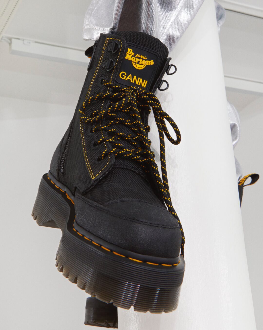 【12/2 発売予定】GANNI × Dr. Martens (ガニー ドクターマーチン)