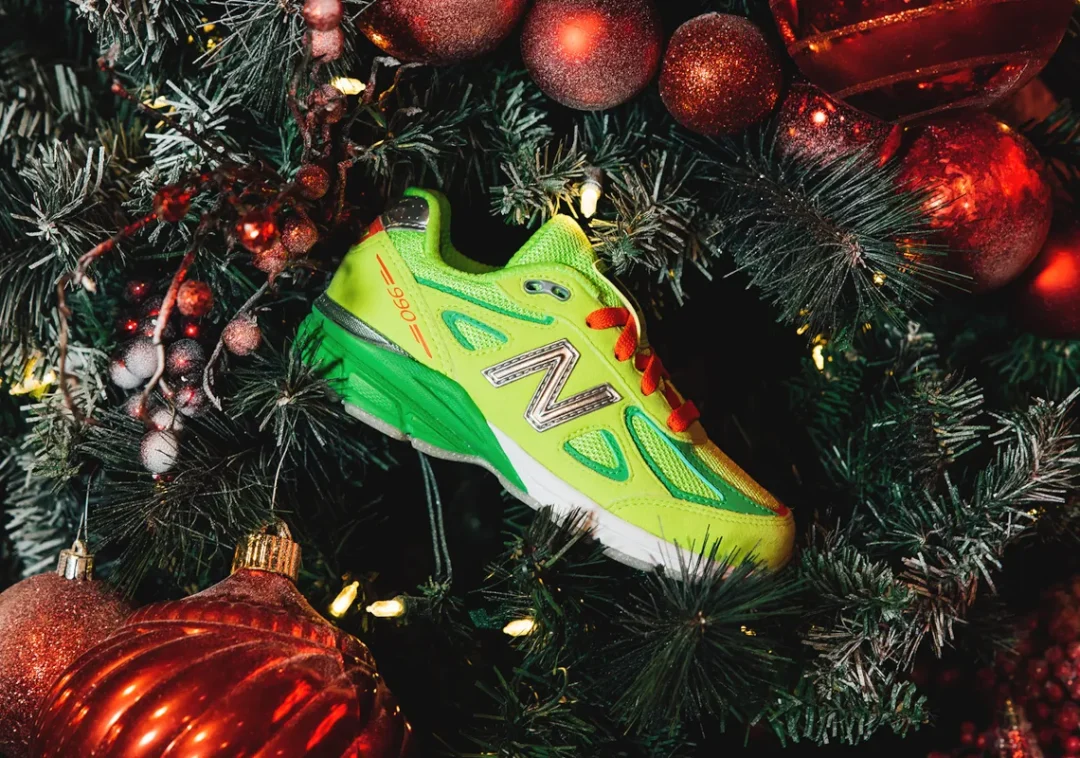 海外 11/27 発売！DTLR x New Balance 990v4 “Festive/Neon Yallow/Red” (ニューバランス)