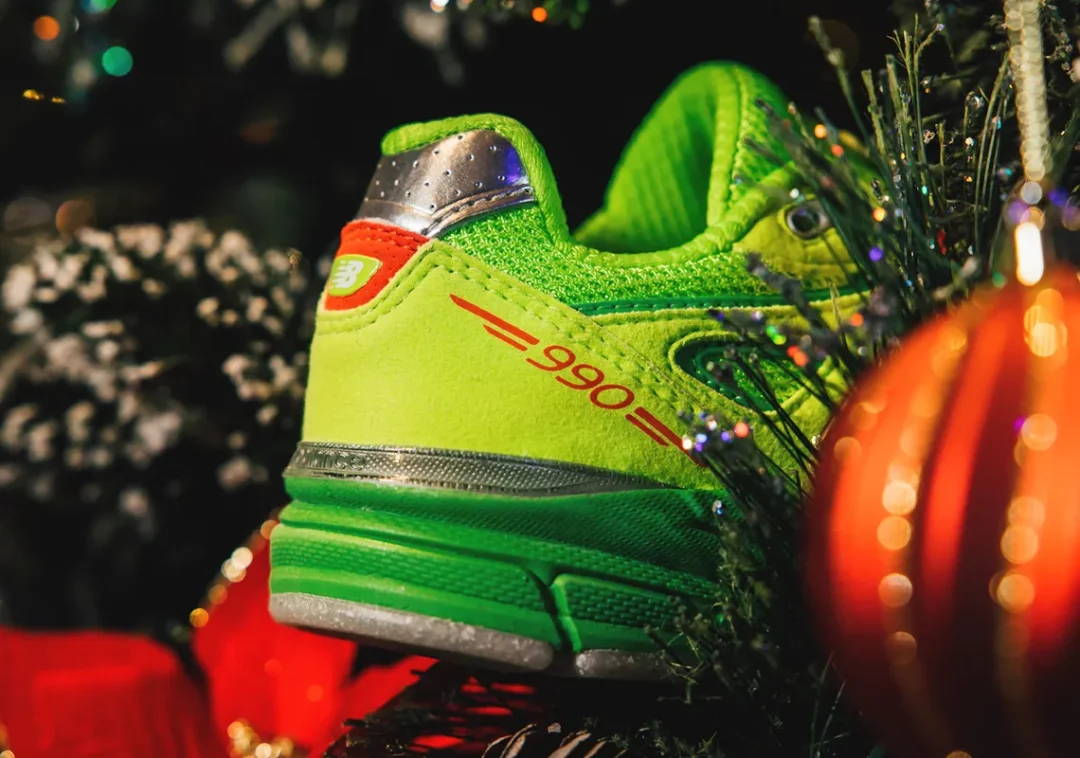 海外 11/27 発売！DTLR x New Balance 990v4 “Festive/Neon Yallow/Red” (ニューバランス)