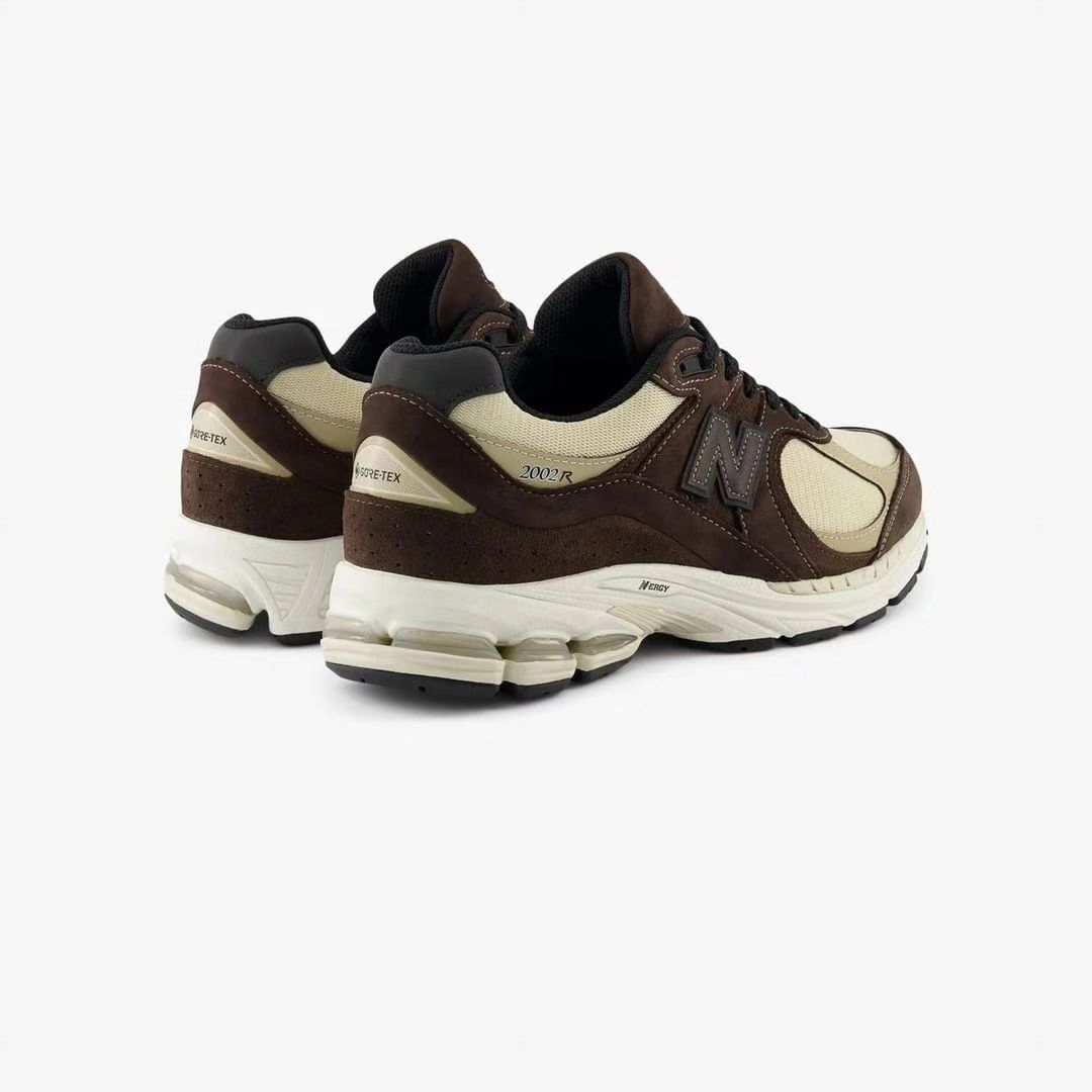 New Balance M2002 “Chocolate/Tan” GORE-TEX (ゴアテックス ニューバランス)